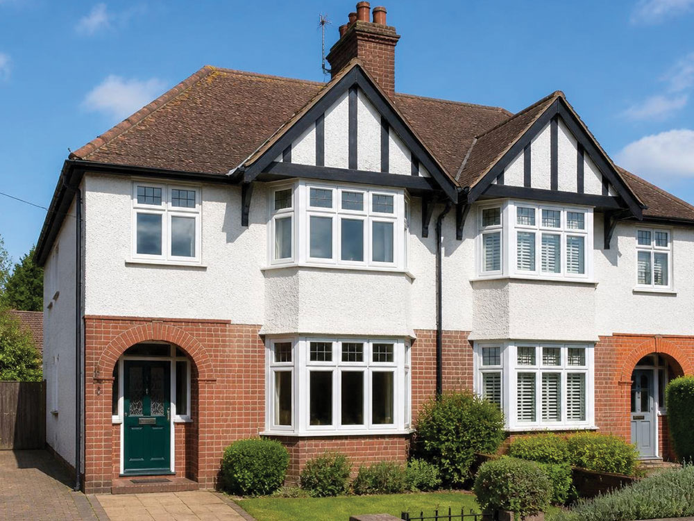 Wooden-bay-casement-windows-in-Kent